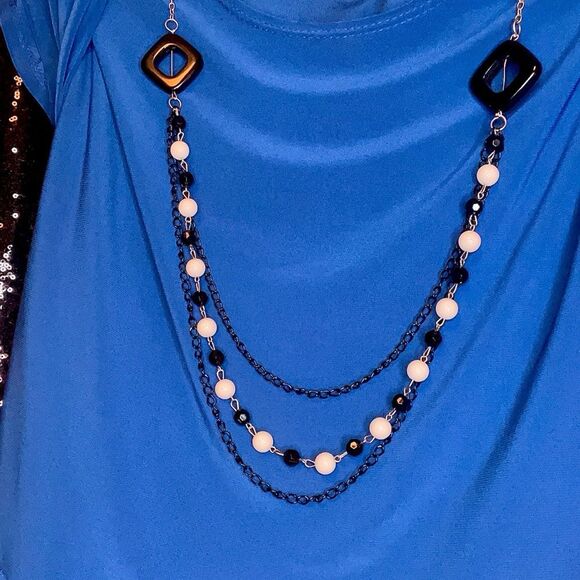 Blue‎ Women's Blouse with Necklace - Picture 4 of 7
